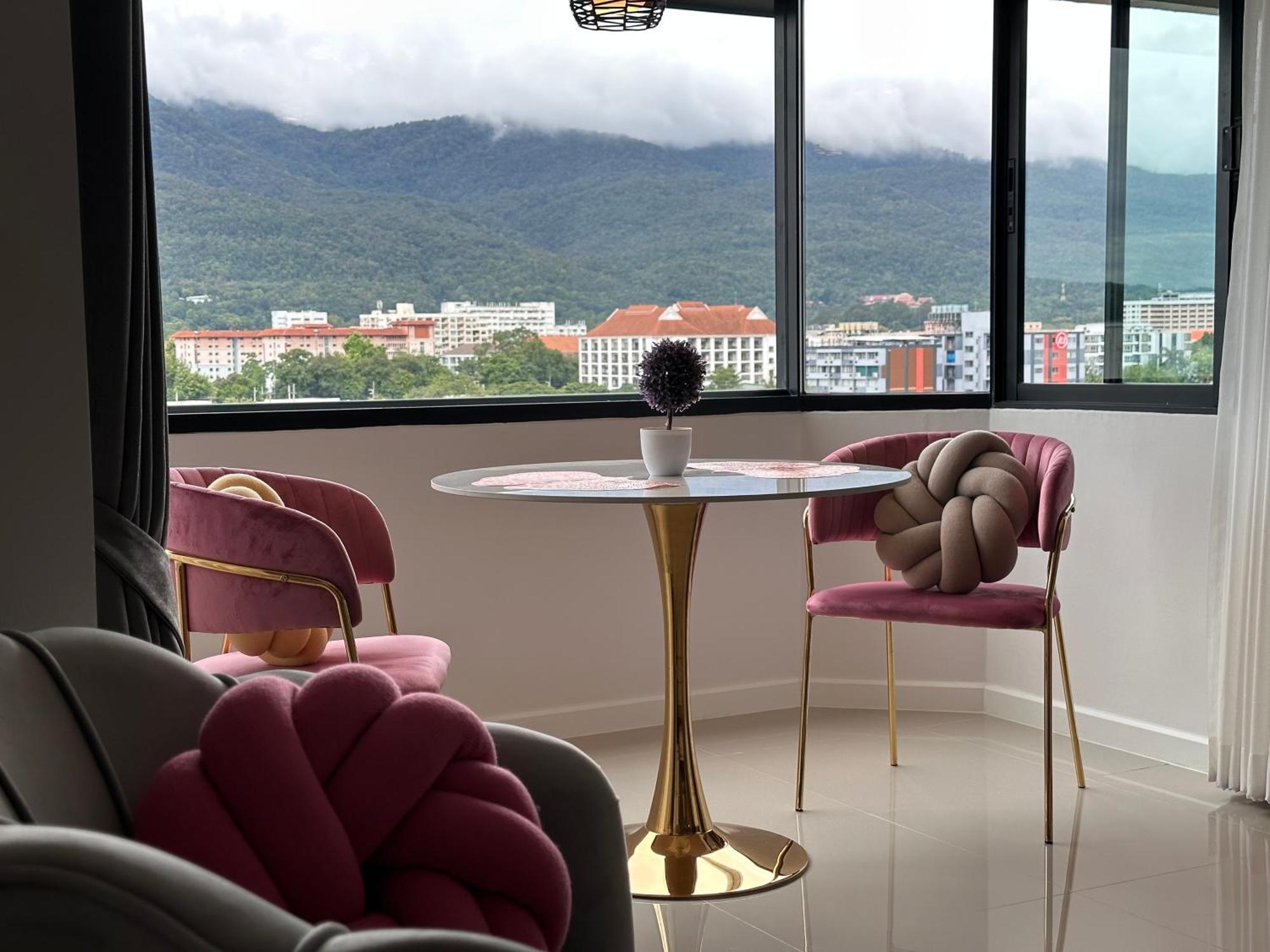 Mountain & City View Panorama At Nimman チエンマイ エクステリア 写真