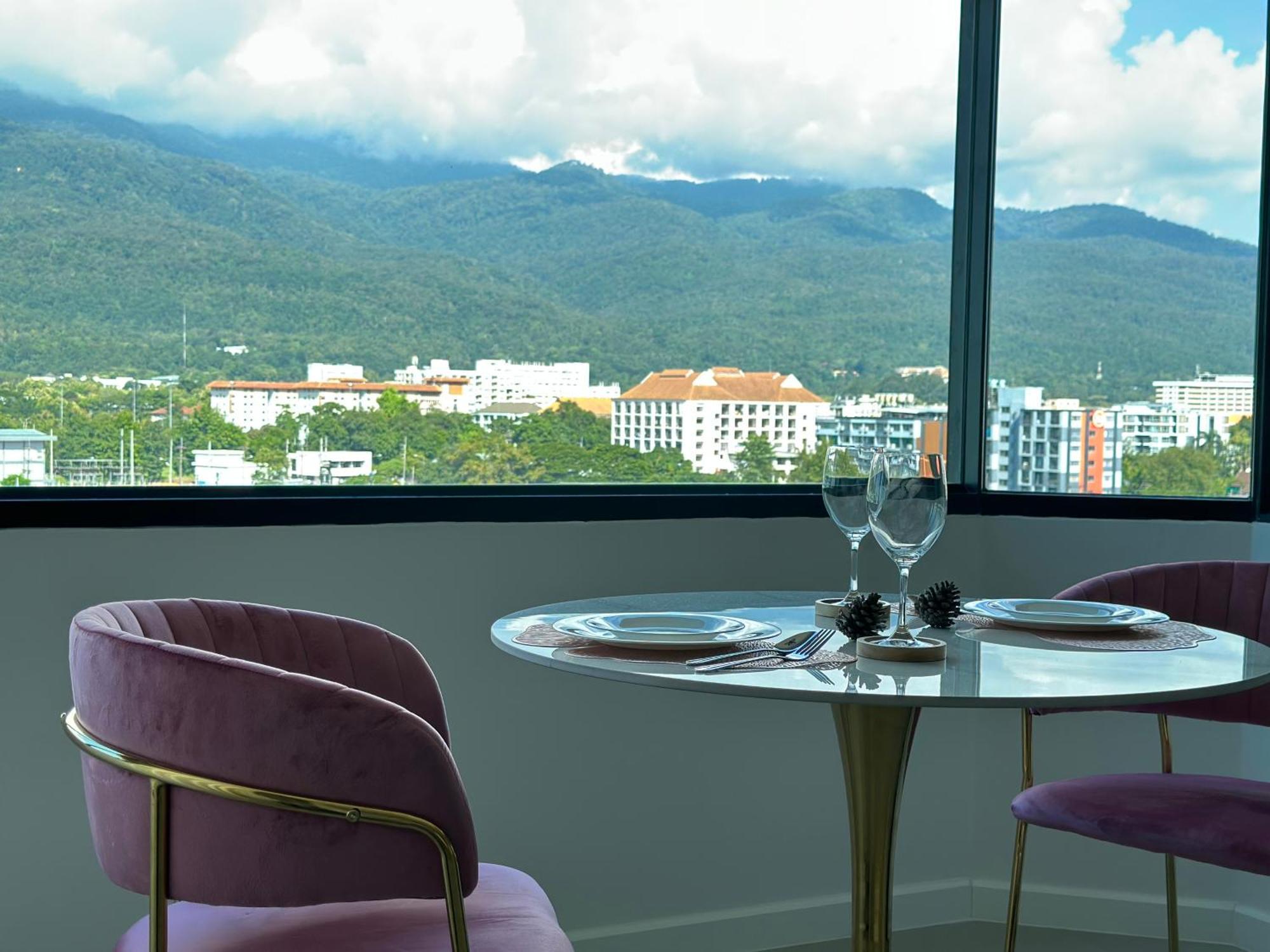 Mountain & City View Panorama At Nimman チエンマイ エクステリア 写真
